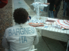  L´inossidabile Daniele Bargnesi, si alterna in piazza fra una dimostrazione di scherma e un momento di divulgazione, distribuendo insieme ad altri volontari i nostri materiali