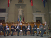  ...i relatori prendono posto, ai piedi dell´imponente statua di Giulio Cesare, che da il nome alla sala, in Campidoglio....