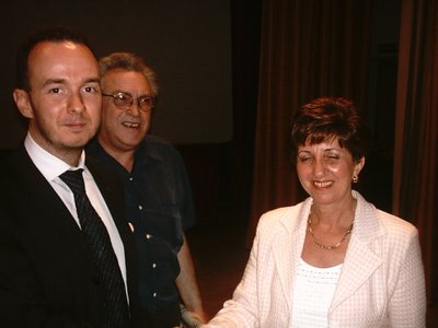 Il portavoce Luca Poma, insieme al Prof. Ajmone e a una relatrice dell'Ordine dei Medici di Verona