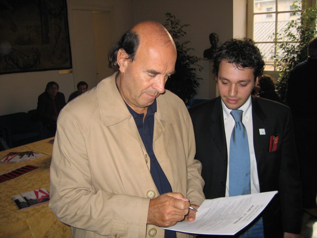 Stefano Zecchi Giù le Mani dai Bambini Stefano Zecchi Giù le Mani dai Bambini